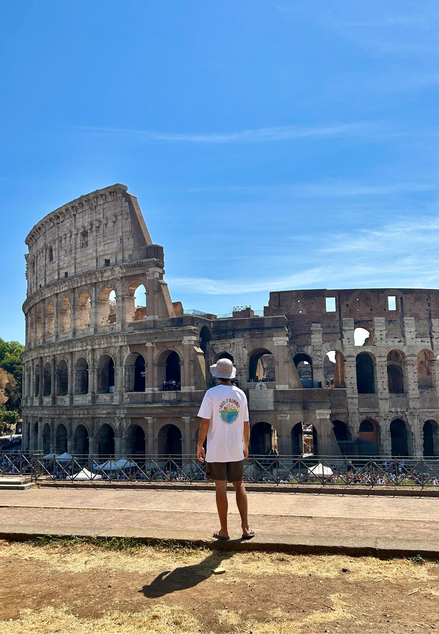 OCEAN VIEWS TEE